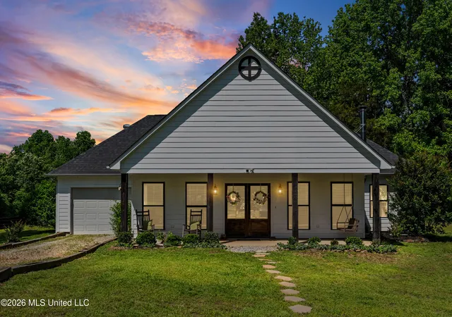 Homes for sale in Senatobia, MS | 227 Christian College Rd, Senatobia, MS 38668 | MLS# 4148799