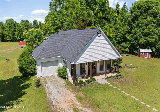 Homes for sale in Senatobia, MS | 227 Christian College Rd, Senatobia, MS 38668 | MLS# 4148799