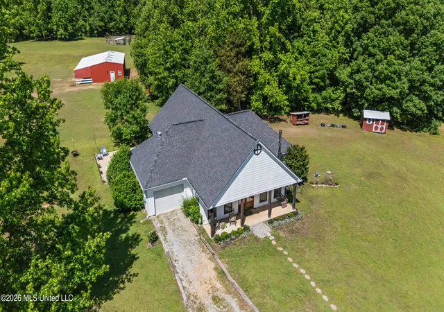 Homes for sale in Senatobia, MS | 227 Christian College Rd, Senatobia, MS 38668 | MLS# 4148799