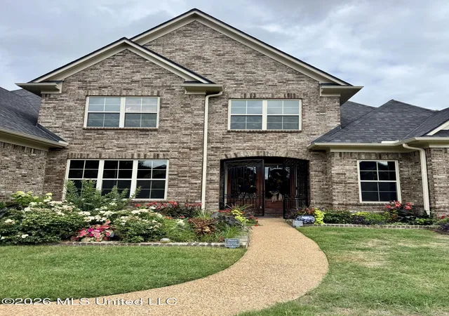Photo 2 of Sale Pending at 10898 Wiseman Dr, Olive Branch, MS 38654 | MLS# 4147651 | Listing updated on 2026-08-28