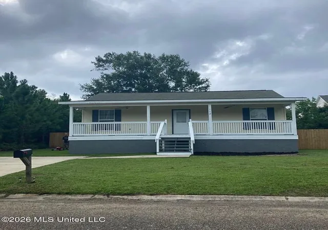 Homes for sale in Pass Christian, MS | 112 Spruce St, Pass Christian, MS 39571 | MLS# 4147632