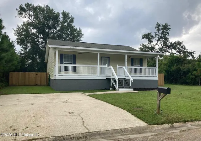 Homes for sale in Pass Christian, MS | 112 Spruce St, Pass Christian, MS 39571 | MLS# 4147632