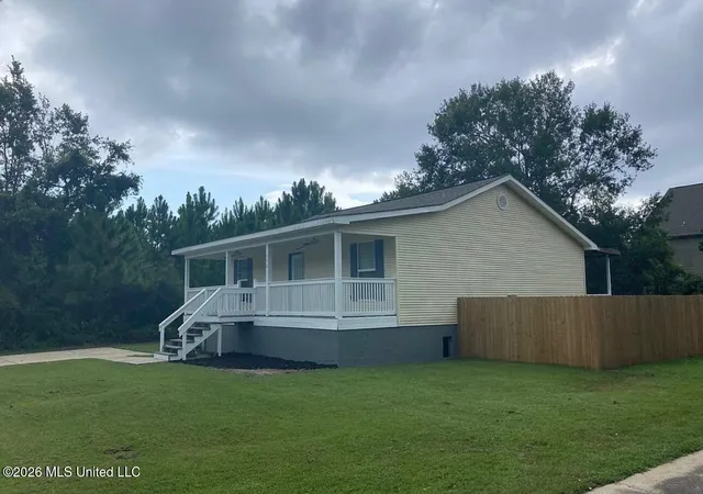 Homes for sale in Pass Christian, MS | 112 Spruce St, Pass Christian, MS 39571 | MLS# 4147632