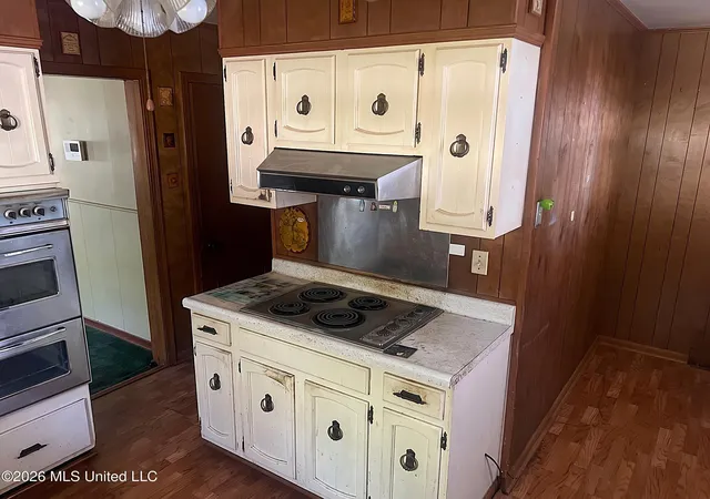Photo 3 of Single family home for sale at 216 Hills Of The Valley, Vicksburg, MS 39183 | MLS# 4147671 | Listing updated on 2026-09-22