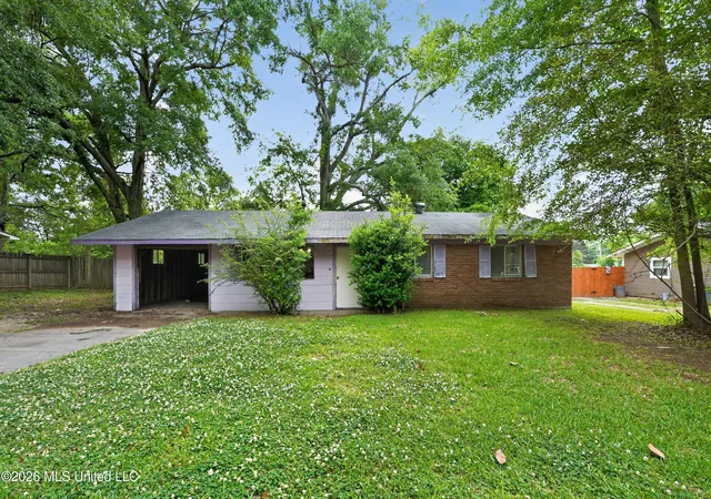 Homes for sale in Jackson, MS | 366 Queen Marie Ln, Jackson, MS 39209 | MLS# 4153745