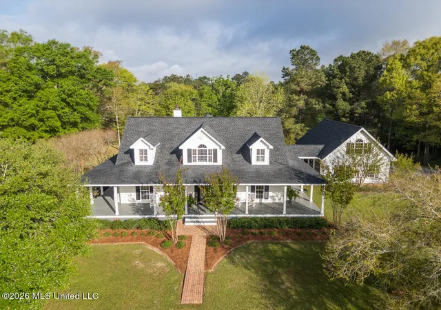 Homes for sale in Hattiesburg, MS | 1814 Old Hwy 24, Hattiesburg, MS 39402 | MLS# 4147670