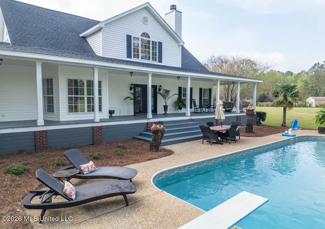 Homes for sale in Hattiesburg, MS | 1814 Old Hwy 24, Hattiesburg, MS 39402 | MLS# 4147670