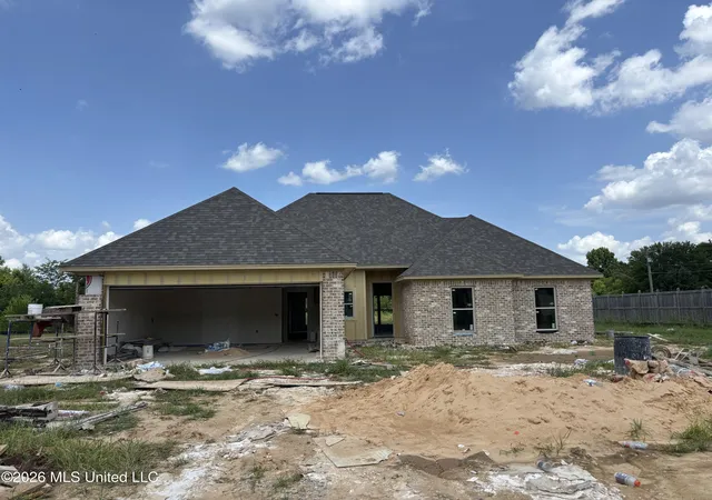 Photo 1 of Sale Pending at 100 Tr Pointe Pl, Clinton, MS 39056 | MLS# 4148725 | Listing updated on 2026-09-02