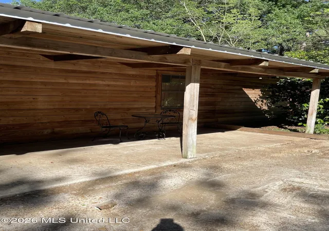 Homes for sale in Woodville, MS | 2010 Jackson Louisiana Rd, Woodville, MS 39669 | MLS# 4147881