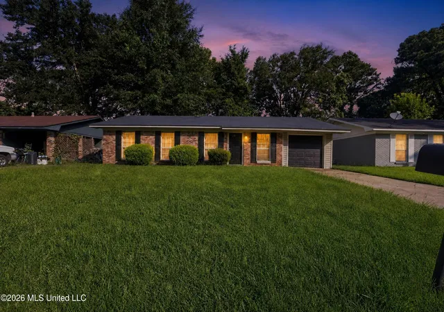 Photo 2 of Sale Pending at 340 William Mckinley Cir, Jackson, MS 39213 | MLS# 4154683 | Listing updated on 2026-09-09