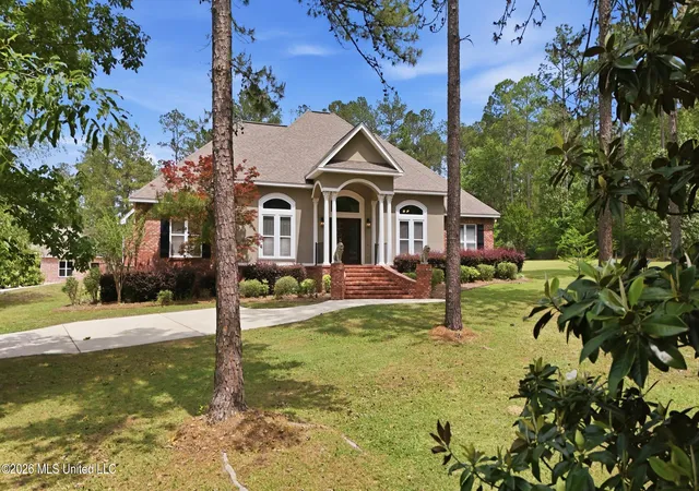 Homes for sale in Hattiesburg, MS | 28 W Lake Rd, Hattiesburg, MS 39402 | MLS# 4147987