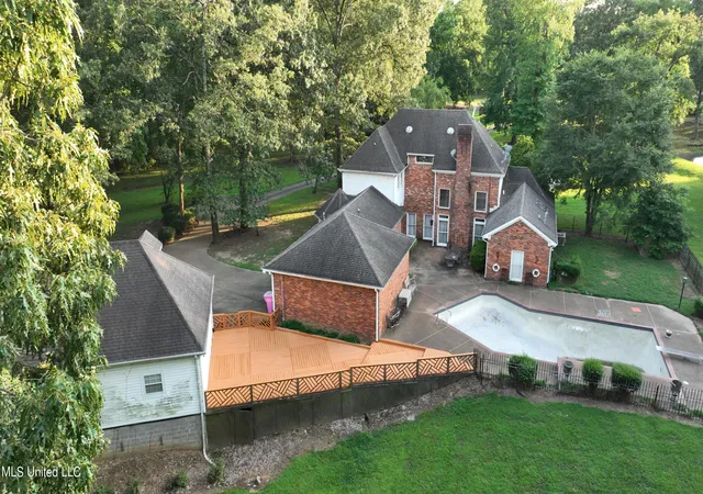 Photo 3 of Single family home for sale at 9144 Valley Grv Ln, Southaven, MS 38672 | MLS# 4148013 | Listing updated on 2026-09-09