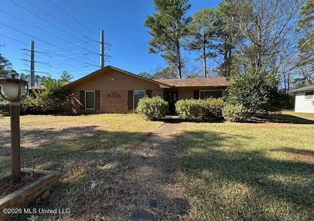 Photo 1 of Sale Pending at 101 Lake Of Pines Dr, Jackson, MS 39206 | MLS# 4148168 | Listing updated on 2026-09-02