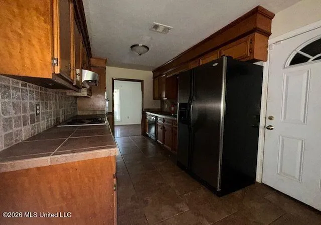 Photo 3 of Sale Pending at 101 Lake Of Pines Dr, Jackson, MS 39206 | MLS# 4148168 | Listing updated on 2026-09-02