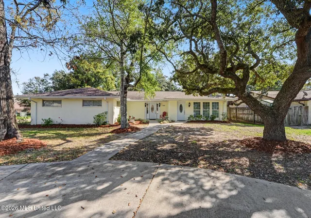 Photo 1 of Single family home for sale at 332 Eastview Dr, Biloxi, MS 39531 | MLS# 4148169 | Listing updated on 2026-07-06