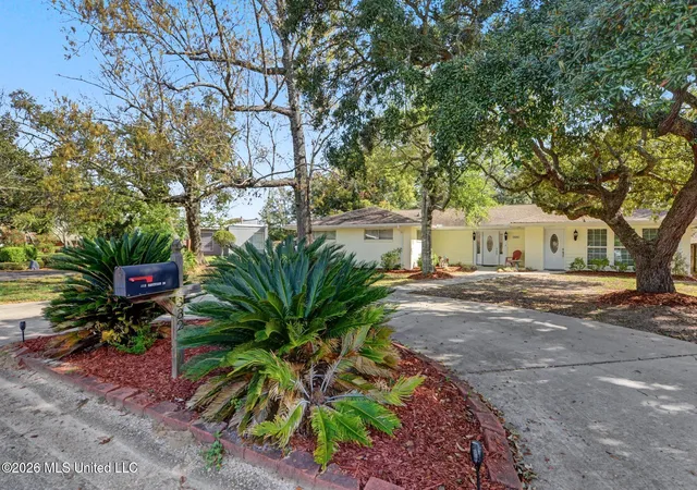 Photo 3 of Single family home for sale at 332 Eastview Dr, Biloxi, MS 39531 | MLS# 4148169 | Listing updated on 2026-07-06