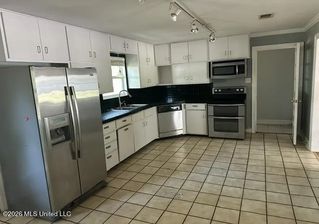 Homes for sale in Gautier, MS | 2117 Sandalwood Pl, Gautier, MS 39553 | MLS# 4148238
