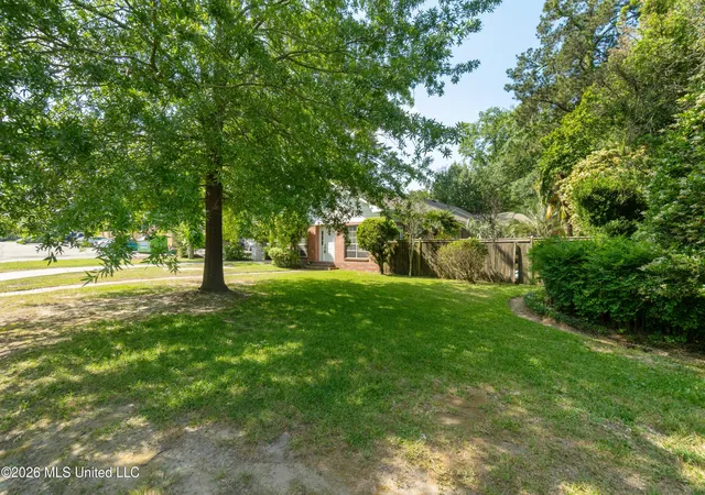 Homes for sale in Hattiesburg, MS | 204 5Th Ave, Hattiesburg, MS 39401 | MLS# 4148215