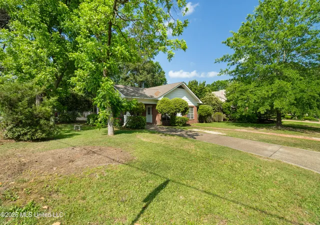 Homes for sale in Hattiesburg, MS | 204 5Th Ave, Hattiesburg, MS 39401 | MLS# 4148215