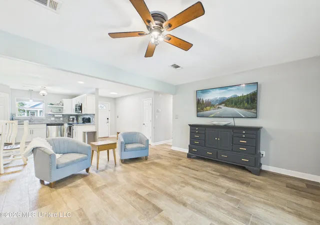 Homes for sale in Ocean Springs, MS | 1704 S 1St St, Ocean Springs, MS 39564 | MLS# 4148272