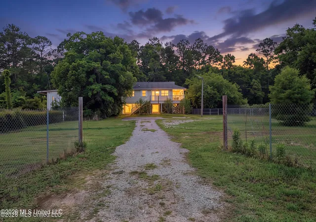 Photo 2 of Single family home for sale at 8621 Old Stage Rd, Moss Point, MS 39562 | MLS# 4148617 | Listing updated on 2026-09-14