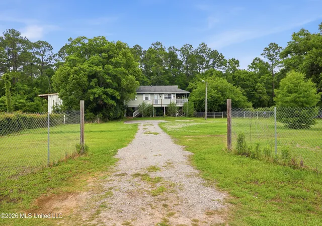 Homes for sale in Moss Point, MS | 8621 Old Stage Rd, Moss Point, MS 39562 | MLS# 4148617