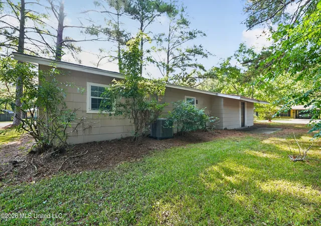 Photo 4 of Sale Pending at 101 Dotson Pl, Jackson, MS 39213 | MLS# 4148819 | Listing updated on 2026-09-08