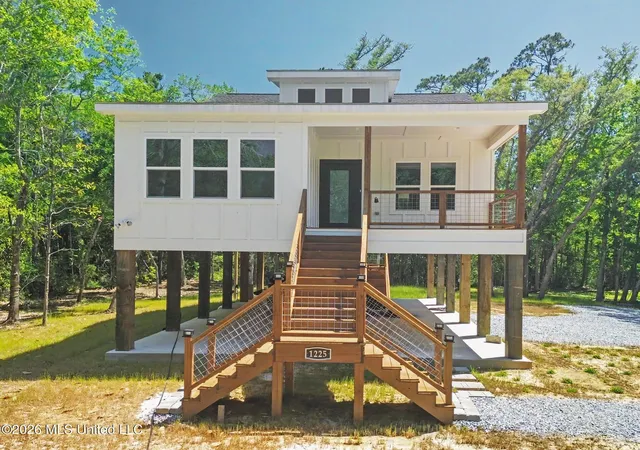 Homes for sale in Waveland, MS | 1225 Taranto St, Waveland, MS 39576 | MLS# 4148406