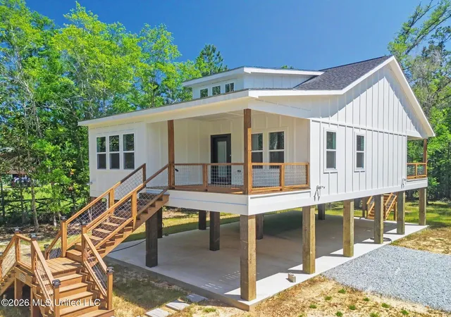 Homes for sale in Waveland, MS | 1225 Taranto St, Waveland, MS 39576 | MLS# 4148406