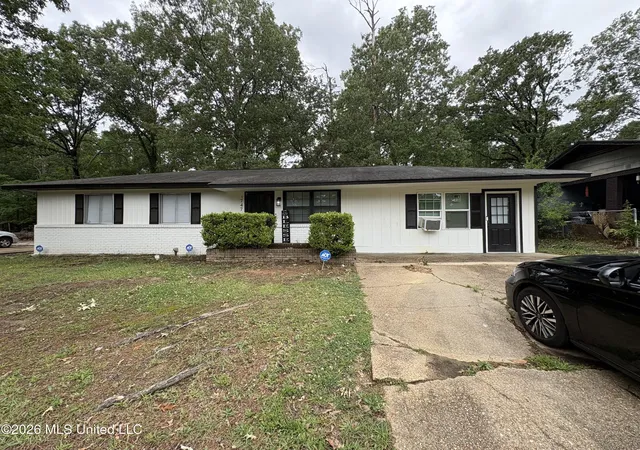 Photo 1 of Sale Pending at 1747 Shady Ln Dr, Jackson, MS 39204 | MLS# 4148752 | Listing updated on 2026-07-08