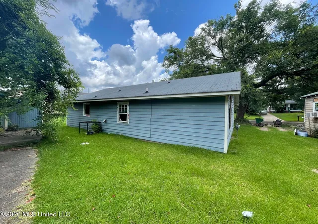 Photo 2 of Single family home for sale at 731 Chestnut St, Jackson, MS 39204 | MLS# 4149249 | Listing updated on 2026-05-13