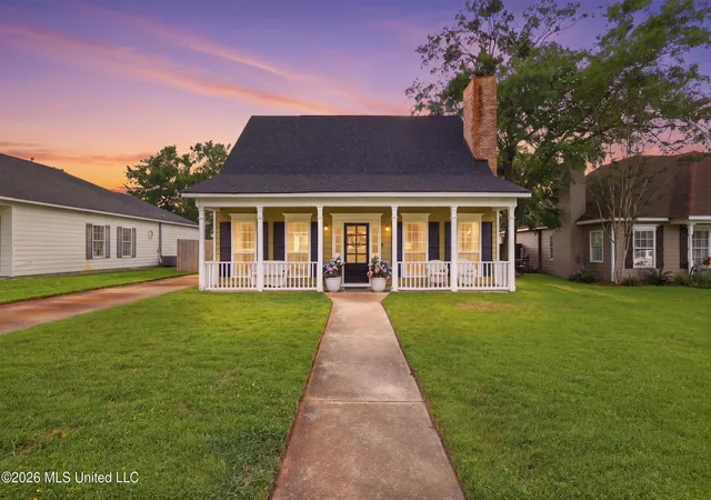 Photo 1 of Single family home for sale at 917 Handsboro Pl, Gulfport, MS 39507 | MLS# 4148531 | Listing updated on 2026-05-07