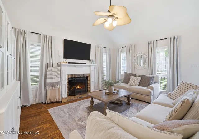 Photo 4 of Single family home for sale at 917 Handsboro Pl, Gulfport, MS 39507 | MLS# 4148531 | Listing updated on 2026-05-07