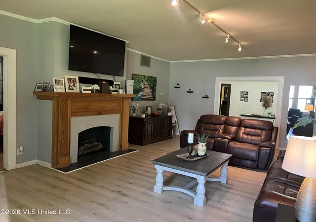 Photo 3 of Single family home for sale at 611 Glenwood St, Picayune, MS 39466 | MLS# 4148553 | Listing updated on 2026-06-12