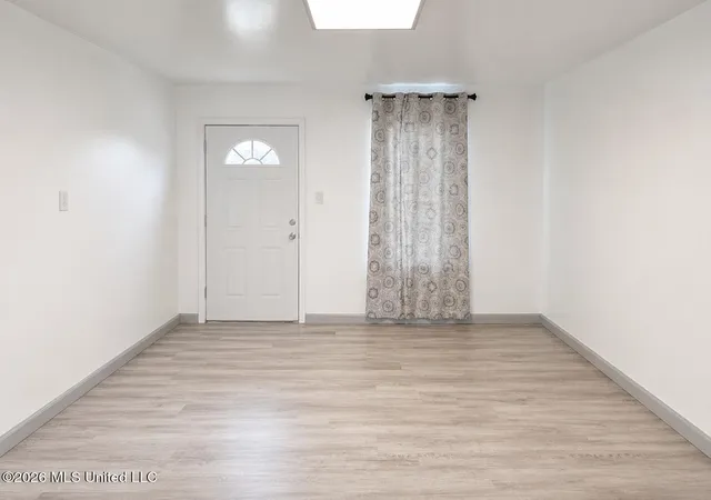 Photo 3 of Single family home for sale at 4009 Ingalls Ave, Pascagoula, MS 39581 | MLS# 4148565 | Listing updated on 2026-09-23