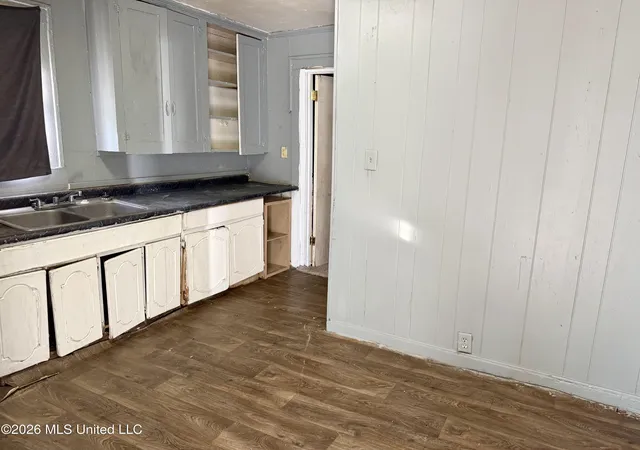 Homes for sale in Hattiesburg, MS | 115 W 4Th St, Hattiesburg, MS 39401 | MLS# 4148559