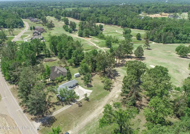 3rd image of 415 Woodland Rd, Batesville, MS 38606 | MLS# 4148600