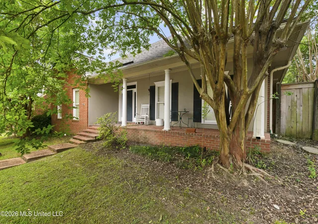 2nd image of 13 Village Green Ct, Jackson, MS 39211 | MLS# 4149034