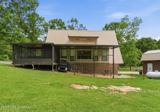 Homes for sale in Lumberton, MS | 38 Downs St, Lumberton, MS 39455 | MLS# 4149196