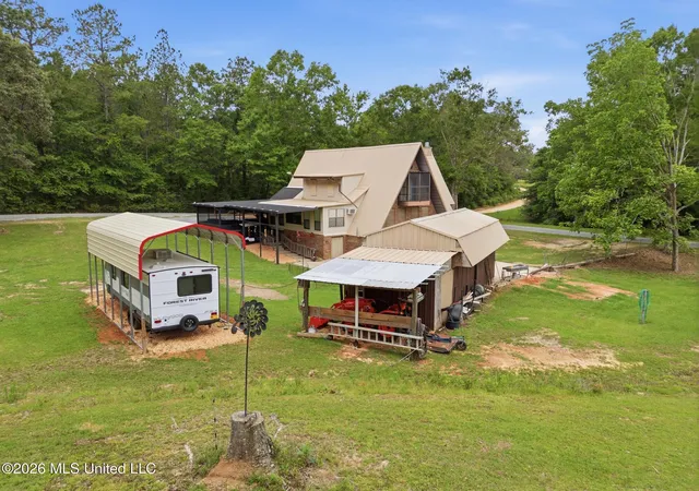 Homes for sale in Lumberton, MS | 38 Downs St, Lumberton, MS 39455 | MLS# 4149196