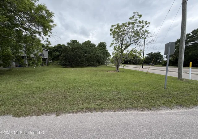 Homes for sale in Biloxi, MS | 341 Collier St, Biloxi, MS 39530 | MLS# 4148703