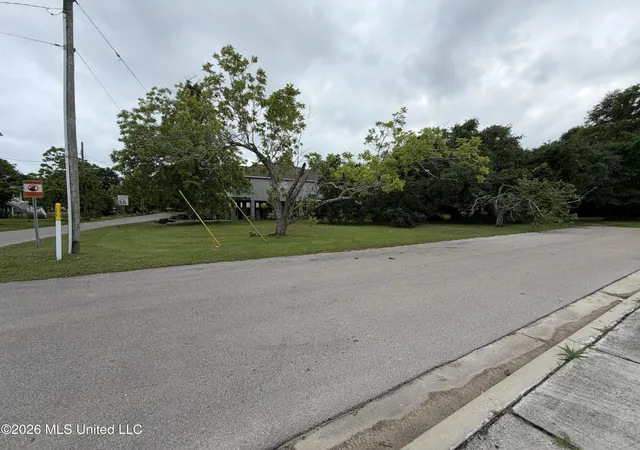 Homes for sale in Biloxi, MS | 341 Collier St, Biloxi, MS 39530 | MLS# 4148703