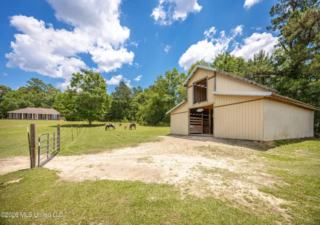 Photo 3 of Single family home for sale at 21510 Yankee Town Rd, Saucier, MS 39574 | MLS# 4148798 | Listing updated on 2026-09-19