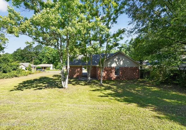Homes for sale in Jackson, MS | 4253 Cypress Dr, Jackson, MS 39212 | MLS# 4149538