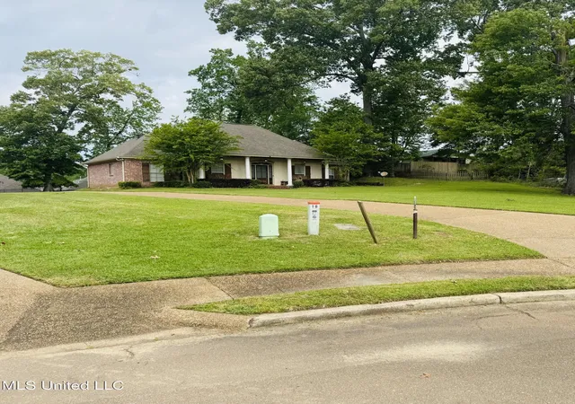 4th image of 8 Audubon Pl, Natchez, MS 39120 | MLS# 4148783