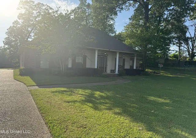 5th image of 8 Audubon Pl, Natchez, MS 39120 | MLS# 4148783