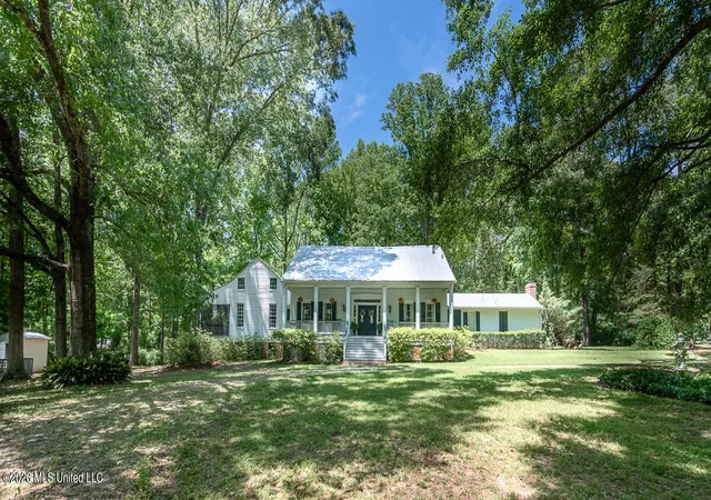 1st image of 14 Marshall Rd, Natchez, MS 39120 | MLS# 4148826