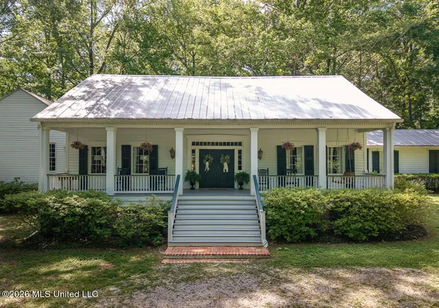 Photo 3 of Single family home for sale at 14 Marshall Rd, Natchez, MS 39120 | MLS# 4148826 | Listing updated on 2026-09-10