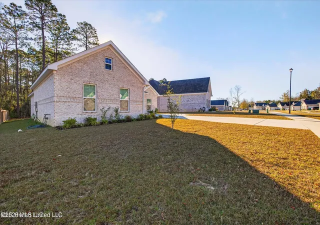 Photo 3 of Single family home for sale at 11106 Alphabet Rd, Gulfport, MS 39503 | MLS# 4148925 | Listing updated on 2026-09-11