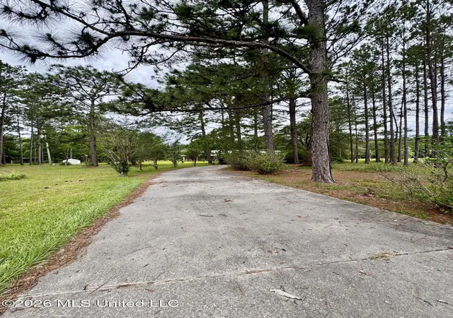 Homes for sale in Picayune, MS | 20 C G Smith Rd, Picayune, MS 39466 | MLS# 4149014